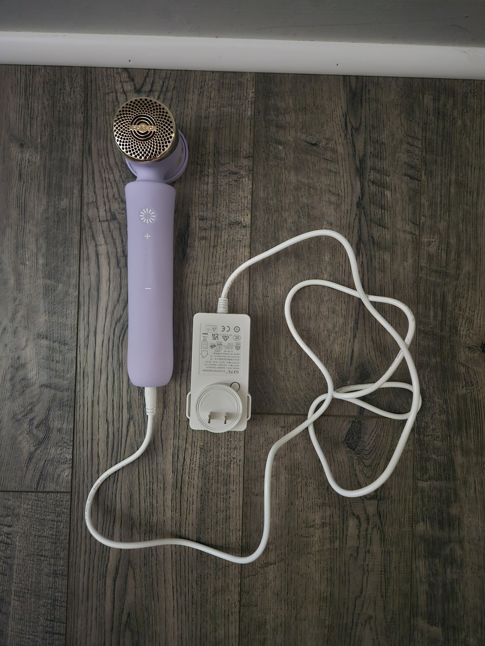 Foreo Peach 2 go in excellent, like-new condition!